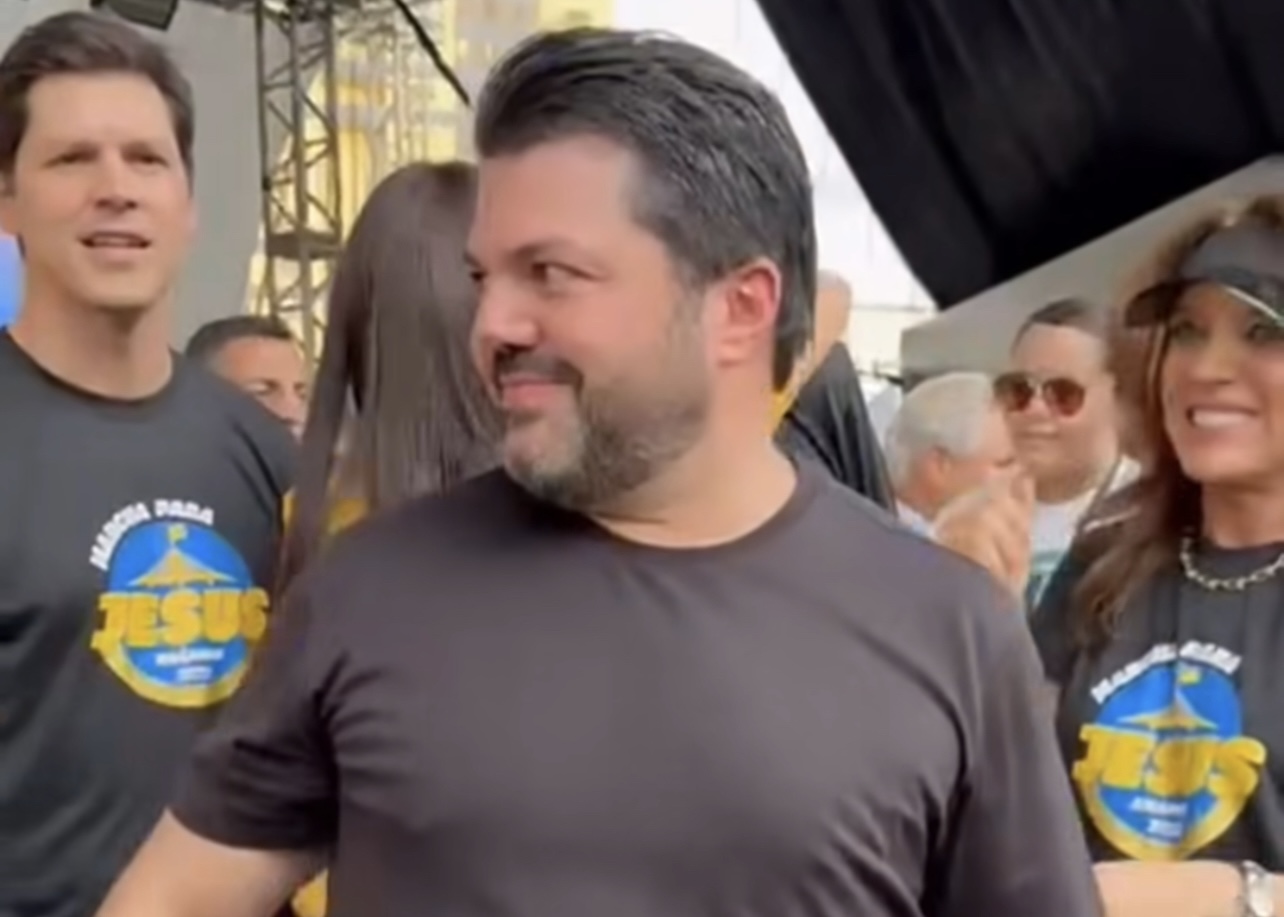 A Marcha dos políticos com Vilela e sem lideranças do PL