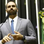 Pesquisas podem definir futuro político de Eduardo Bolsonaro ao Senado