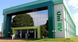 O Vestibular de Medicina da UniRV 2026 oferece 50 questões objetivas, com maior equilíbrio entre as áreas do conhecimento e uma estrutura educacional de ponta.