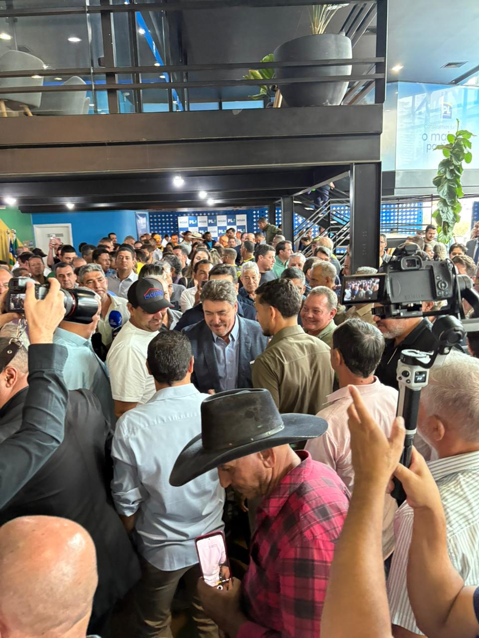 Wilder Morais lança pré-candidatura ao governo de Goiás com apoio de lideranças do PL, reforça alinhamento com Jair Bolsonaro e afirma que a esquerda e Daniel Vilela não irão triunfar em 2026