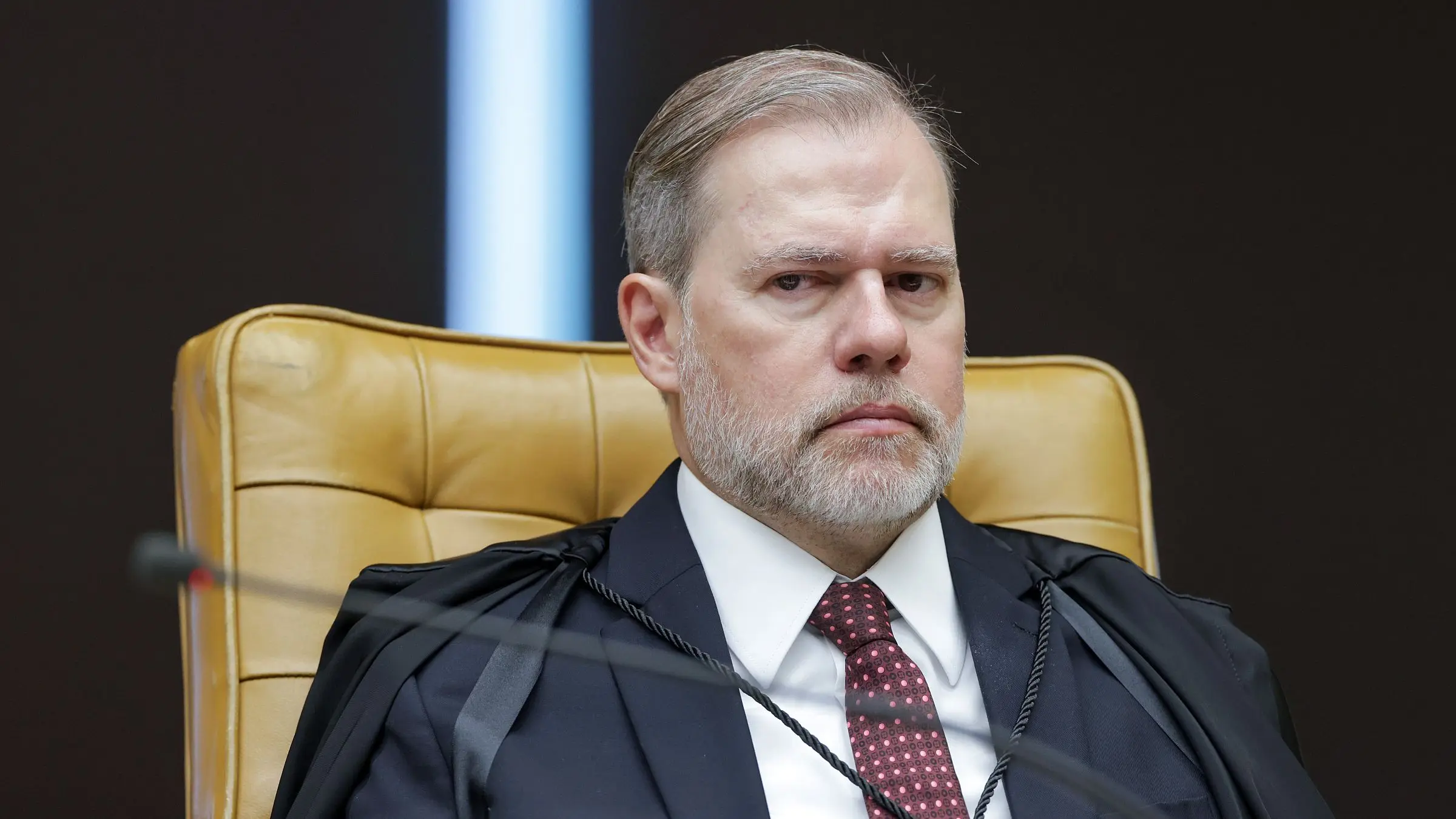 Ministros do STF discutem vazamento de informações sobre o caso Banco Master, levantando suspeitas de gravação secreta da reunião. Entenda os desdobramentos da situação