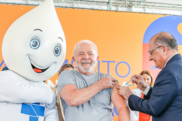 Ministério da Saúde incinera R$ 108,4 milhões em vacinas e medicamentos em 2025, incluindo R$ 18,5 milhões que ainda estavam dentro da validade. Saiba mais sobre os itens descartados