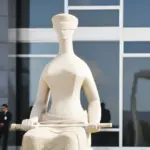 STF decide se mantém ou suspende “penduricalhos” ilegais de servidores