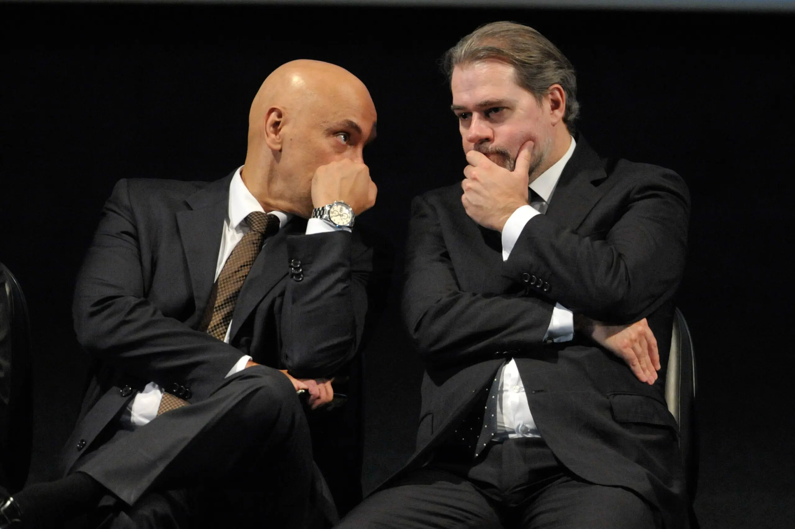 Bancada do PT decide não assinar pedido de CPI contra ministros do STF Alexandre de Moraes e Dias Toffoli em meio a crises políticas no Congresso