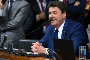 Projeto de lei do senador goiano quer incluir no currículo do ensino fundamental e médio noções de prevenção, leitura de alertas e protocolos de evacuação para preparar a população antes dos desastres