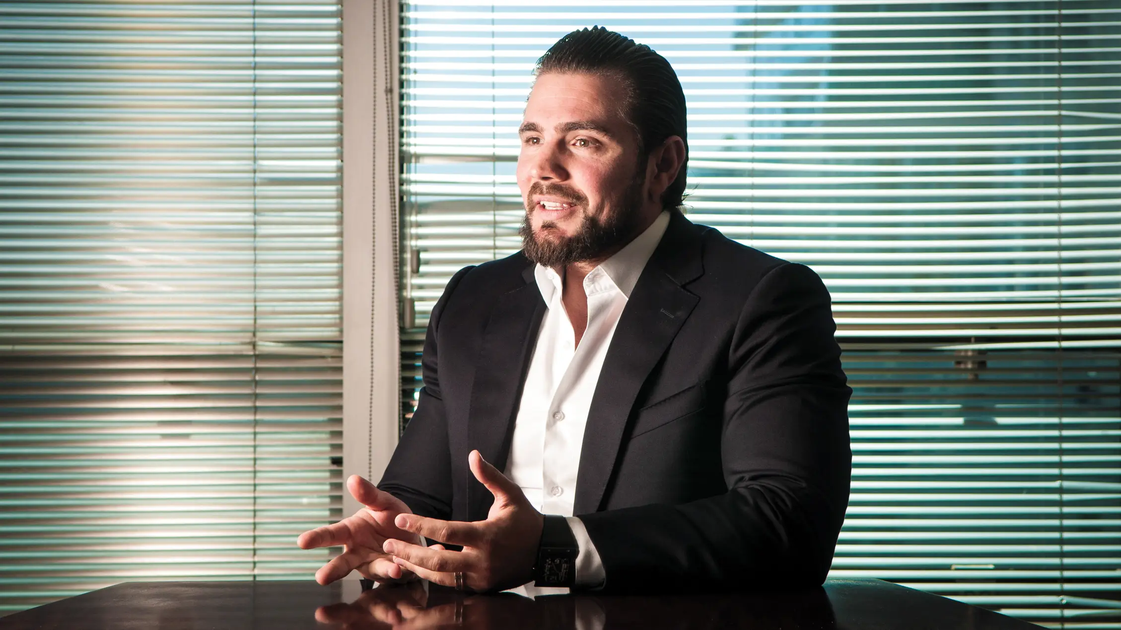 Delação de Daniel Vorcaro pode atingir políticos e contratos milionários ligados ao Banco Master, enquanto estratégia inicial evita envolver ministros do STF.