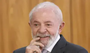 Governo Lula registra 28 medidas de aumento de impostos, arrecadação recorde de R$ 2,65 trilhões e carga tributária de 34,2% do PIB, enquanto déficit persiste