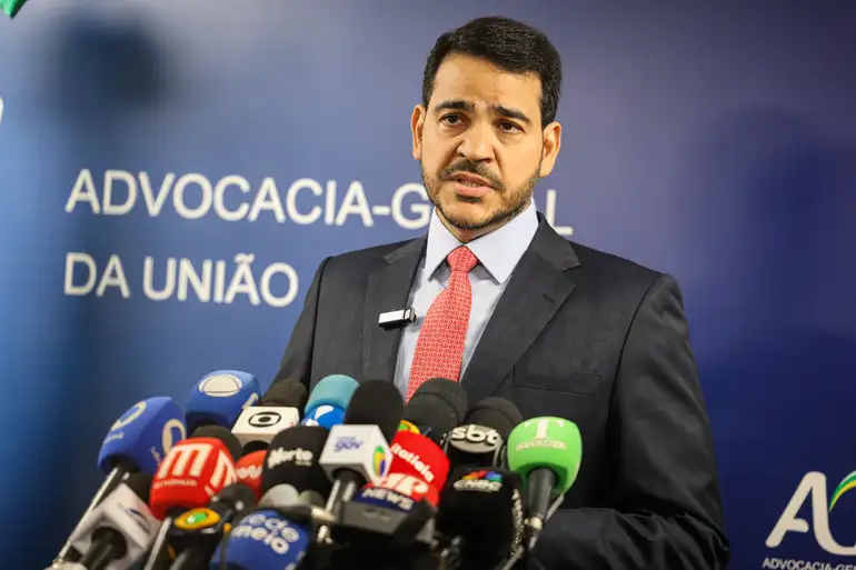 Jorge Messias será sabatinado no Senado no dia 29 para vaga no STF e já conta com pelo menos 47 votos favoráveis para avançar na indicação.