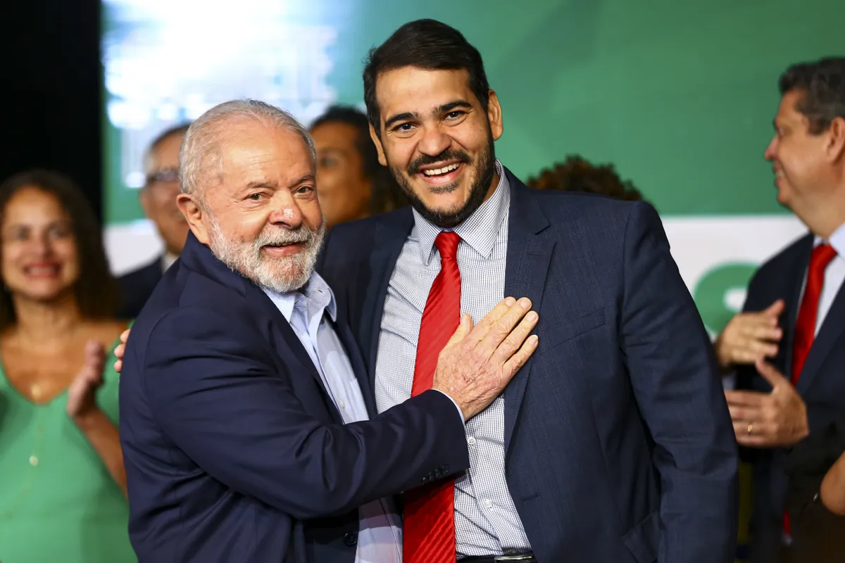 Lula formaliza indicação de Jorge Messias ao STF após quase seis meses de vacância, e nome agora será analisado pelo Senado
