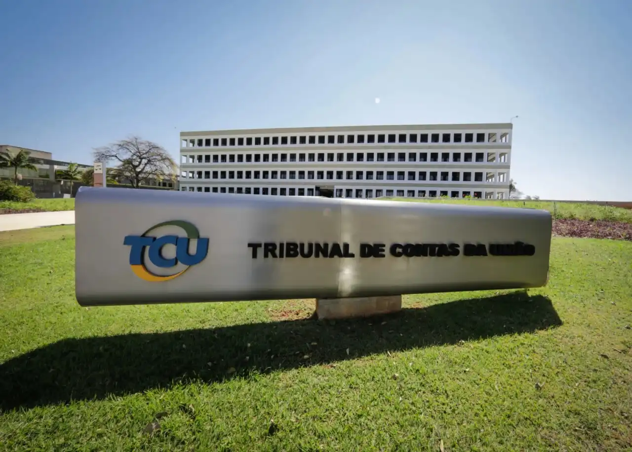Disputa com 7 candidatos ao TCU expõe divisão na Câmara; votação secreta pode surpreender apesar de favoritismo consolidado.
