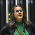 Coitado do rato! Deputada Duda Salabert cria projeto de lei para proibir fita cola-rato no Brasil