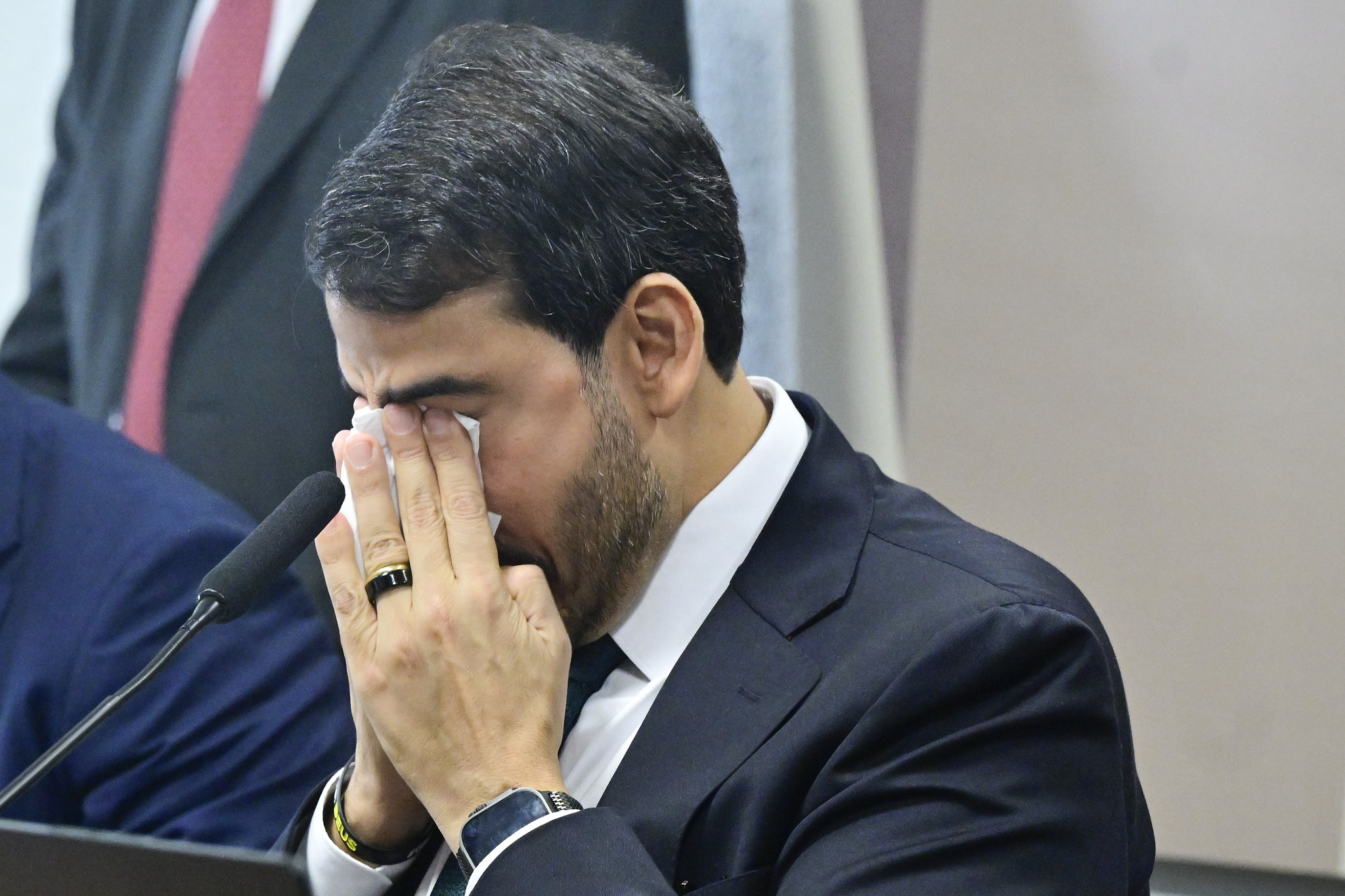 Rejeição de Jorge Messias ao STF revela divisão na base aliada, com votos contrários no Senado e articulações políticas que ampliam a crise no governo