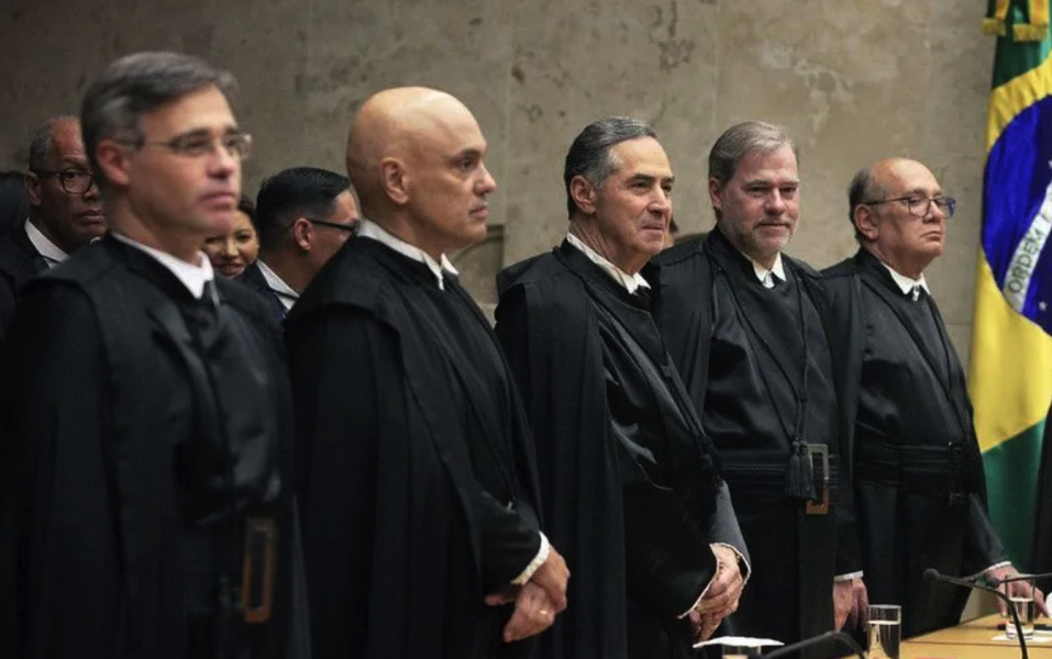 STF gasta cerca de R$ 4,8 milhões por ano com pensões para filhas solteiras e viúvas de ex-ministros e ex-servidores. Alguns benefícios chegam a R$ 46 mil mensais