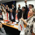 Mudança na escala 6×1 avança na Câmara com 472 votos e proposta segue ao Senado
