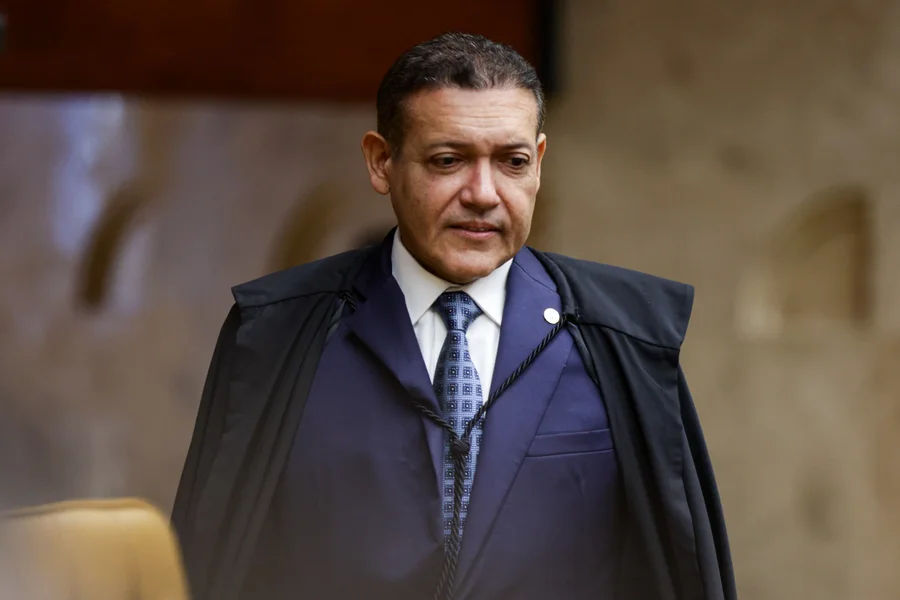 Nunes Marques assume TSE com foco no combate à IA nas Eleições 2026
