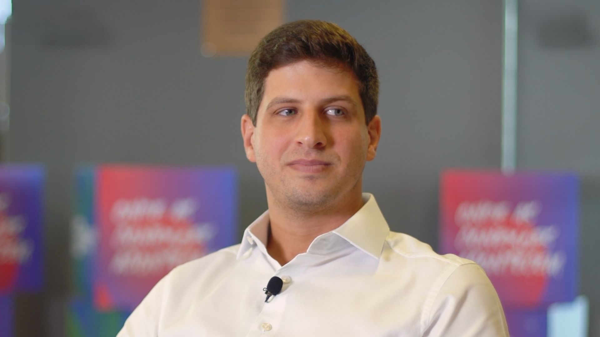 João Campos gastou R$ 609 milhões em festas e publicidade em Recife enquanto enchentes destrói a cidade
