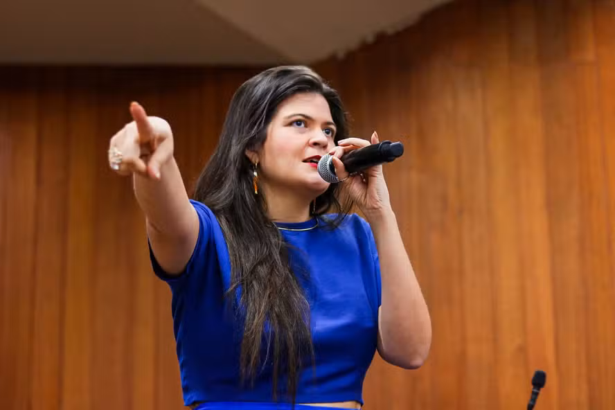 Por iniciativa da Vereadora Aava Santiago, Justiça considera inconstitucional fórmula de cálculo da taxa do lixo em Goiânia