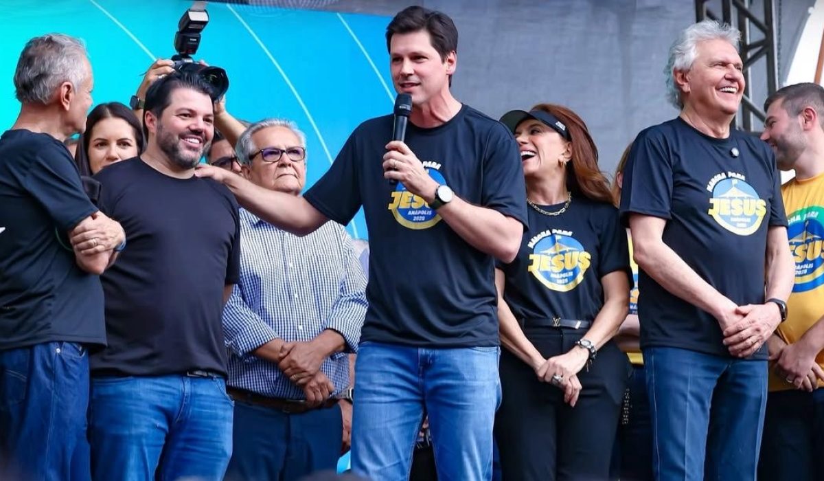 9d56f471-05c5-411e-b503-3b093b92fa0c Daniel Vilela abençoando Corrêa