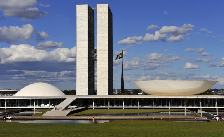 Câmara_dos_deputados_edital_retificado