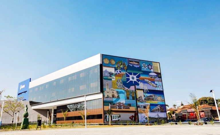 Centro-Administrativo-Adhemar-Santillo-2