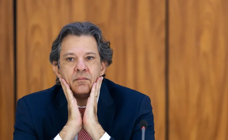 Pesquisa do Paraná Pesquisas mostra Fernando Haddad com 44,9% de rejeição em possível disputa pelo governo de São Paulo, superando Tarcísio de Freitas por mais de 17 pontos