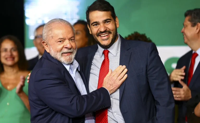 Lula formaliza indicação de Jorge Messias ao STF após quase seis meses de vacância, e nome agora será analisado pelo Senado