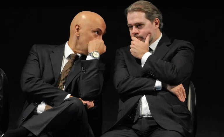 Bancada do PT decide não assinar pedido de CPI contra ministros do STF Alexandre de Moraes e Dias Toffoli em meio a crises políticas no Congresso