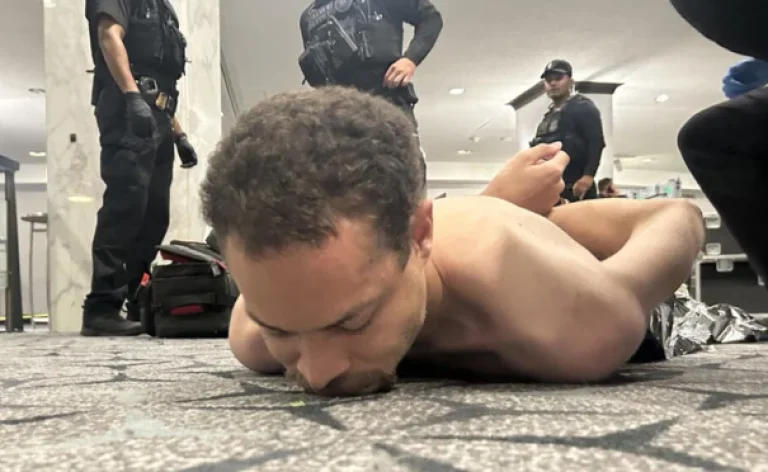 Ataque contra Trump durante jantar oficial em Washington termina com suspeito preso, agente ferido e reforço máximo na segurança da Casa Branca.