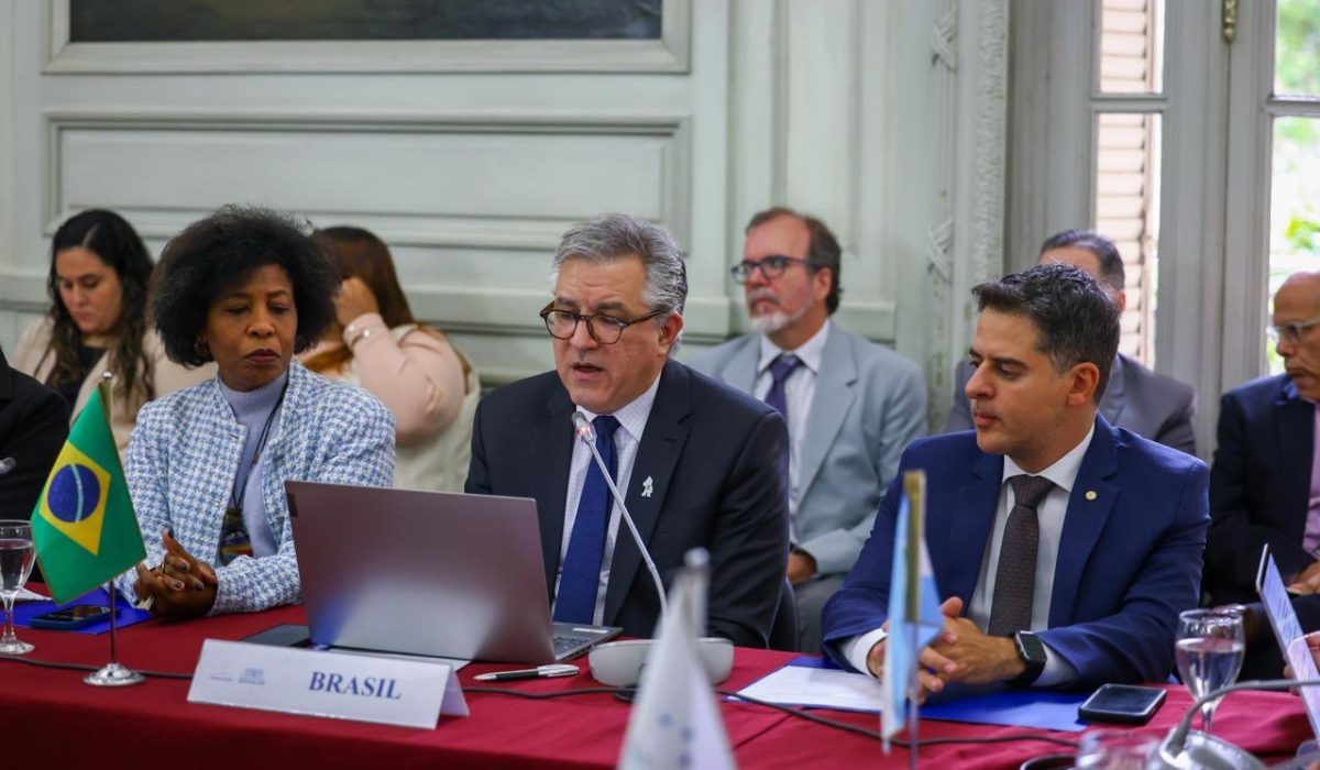Alexandrino (vice presidente da comissão de saúde) ao lado do ministro da saúde