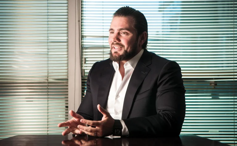 Delação de Daniel Vorcaro pode atingir políticos e contratos milionários ligados ao Banco Master, enquanto estratégia inicial evita envolver ministros do STF.