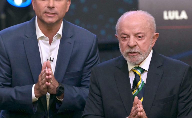 Flávio (PL) e Lula (PT) disputam o segundo turno presidencial no próximo domingo (25)