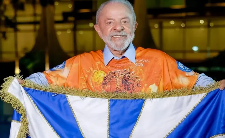 Após desfile em homenagem a Lula, oposição e governistas entram em disputas jurídicas sobre a propaganda eleitoral antecipada