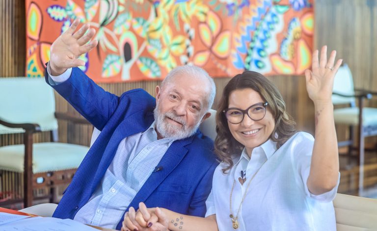 Itamaraty nega acesso à lista de hóspedes em residências oficiais no exterior, mesmo com gastos de R$ 240 milhões, e caso será analisado pela CGU.