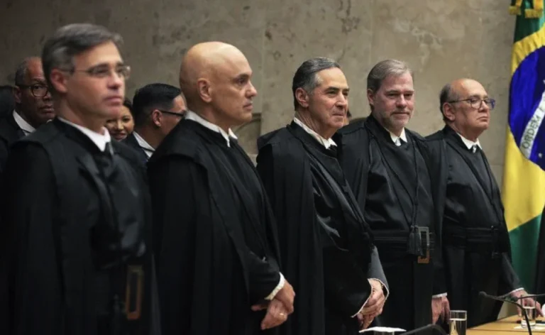 STF gasta cerca de R$ 4,8 milhões por ano com pensões para filhas solteiras e viúvas de ex-ministros e ex-servidores. Alguns benefícios chegam a R$ 46 mil mensais